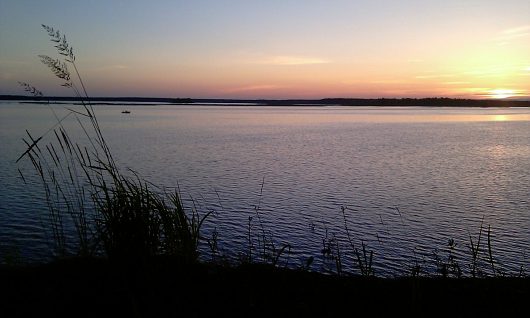 Вокруг Ладожского озера ... или туда и обратно | Легкий ветерок Комаров нет вообще. Закат.