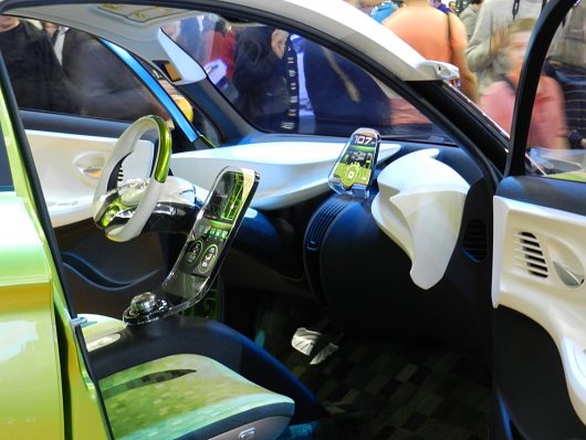 Московский Автомобильный Салон - ММАС 2012 [ ФОТО ] | Видеокамеры и экранчики вместо зеркал заднего вида
