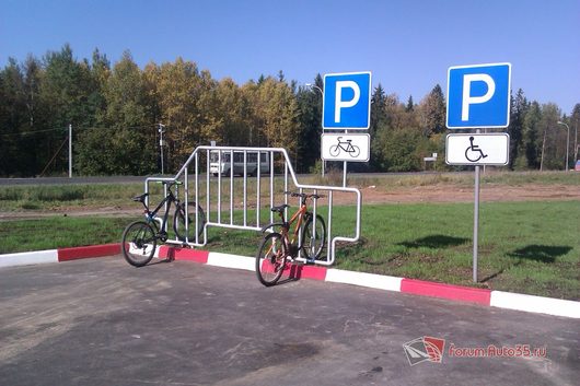 Вологда. Велодорожки, парковки для велосипедов | Вот такая велопарковка теперь красуется около нового кафе Баранка в Грязовце .