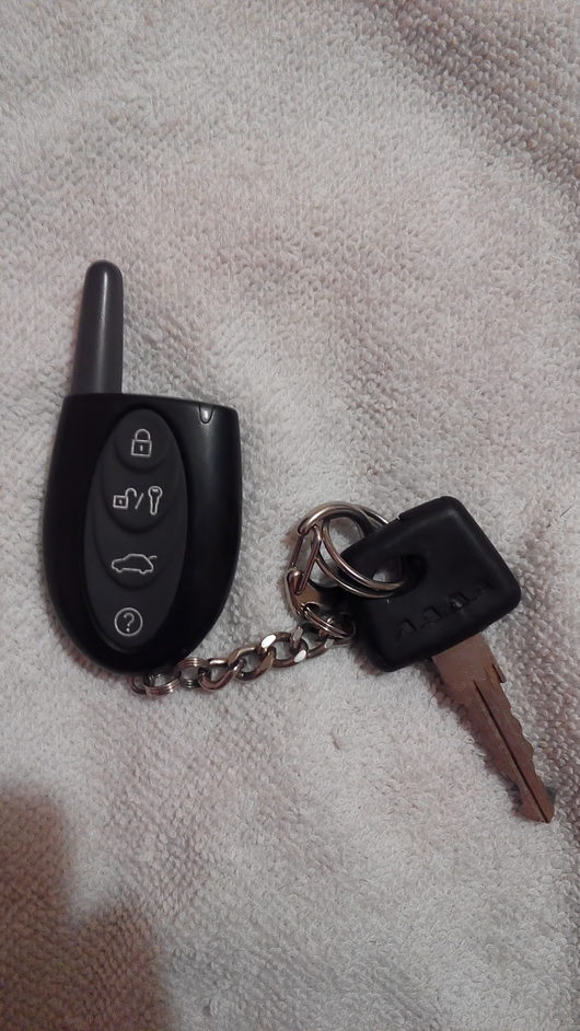 Найден ключ с брелком | Вологда, район Тепличного мкр-она(за 15 домом) найден ключ с брелком от сигнализации Ключ лада, брелок MAGICAR.