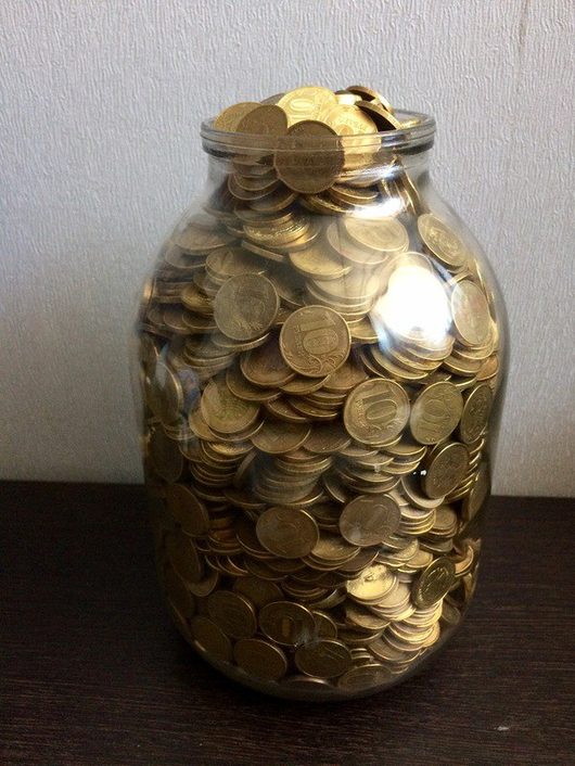 Юбилейные и памятные монеты | Для тех , кто не знал в 3л - 21 700 руб . rolleyes (фото не моё)