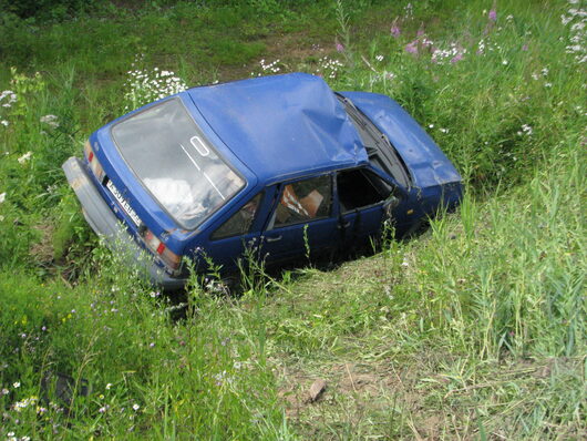 Раздолбыши (фото аварийных авто) | Сегодня, Череповец-Белозерск, 13-й км, сразу после камеры 
