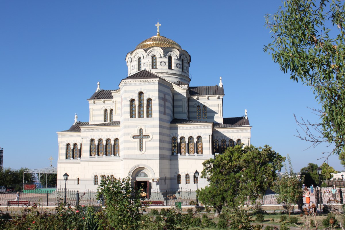 Где крестили князя