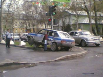 Раздолбыши (фото аварийных авто) | у ТЮЗа