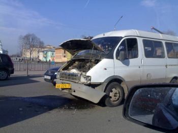 Раздолбыши (фото аварийных авто) | проспект победы..у соборной горки газель въехала дискавери ) у дискавери был фаркоп ))