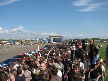 НордRace-2008 + фотоотчет | Зрителей было много, трибун не хватало.