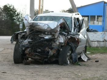 Раздолбыши (фото аварийных авто) | давненько уже... стояла toyota land cruiser на Питерской трассе рядом с постом на отворотке на Лентьево