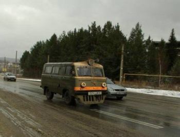 Фотки разных "необычных" авто | В зеркалах заднего вида, наверно, забавно смотрится)))