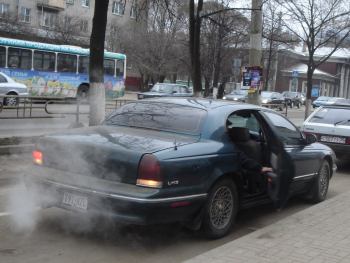 Вологодские "деликатесы" (фото редких и интересных автомобилей) | Вот Chrysler LHS 3.5 i V6 24V Длина,мм- 5268 Мощность, л.с 218