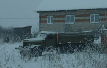 Ищу ретро автомобили... | Стоит в п.Дубровское, в 20км от Вологды.