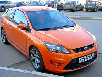 Вологодские "деликатесы" (фото редких и интересных автомобилей) | Ford Focus ST питерский седня сфоткал, понравился цвет, красиво смотрится Еще нравится RS в ярко-зеленом цвете.