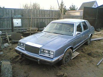 Вологодские "деликатесы" (фото редких и интересных автомобилей) | Chrysler New Yorker 88г 2.2 turbo 164л.с. 2 штучки в Вологде этот(кстати продаеться за 100тыс) и еще коричневый )