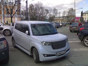 Вологодские "деликатесы" (фото редких и интересных автомобилей) | Scion xB или его двойник - Toyota Corolla Rumion (по фарам, скорее всего Scion xB) после внешнего стайлинга