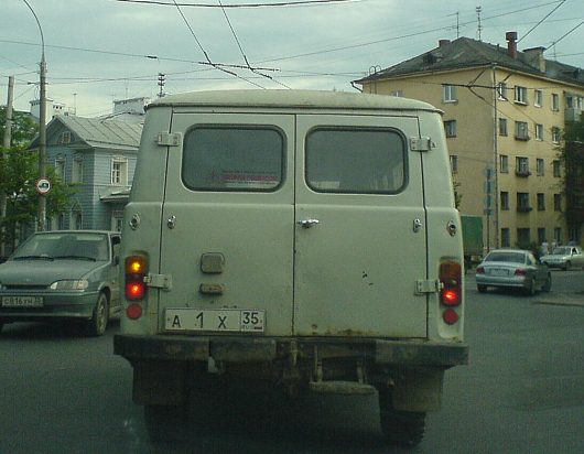 Не смотри на СТОПЫ, а смотри на ... | Уважай пешеходов