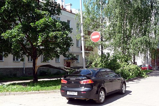 Катаклизмы природы 2010 в Вологодской области | Около билетных касс Ленкома