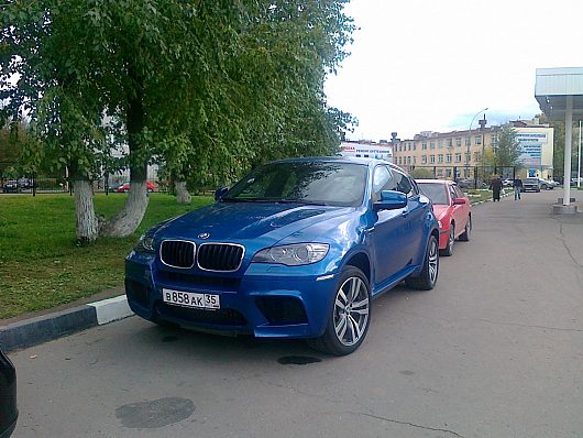 Вологодские "деликатесы" (фото редких и интересных автомобилей) | С бентли виделись сегодня у школы милиции, чуть зеленый не проморгал )