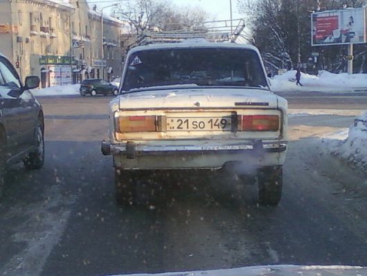 В очередь за блатными номерами | Откуда гость 