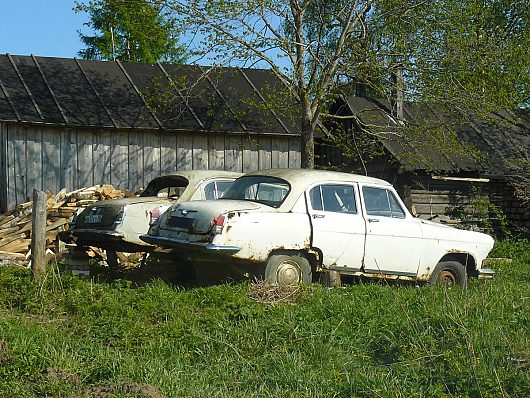 просто ретро-автомобили (фотографии, сделанные на вологодчине) | Вологодский район...ржавеют по-тихоньку