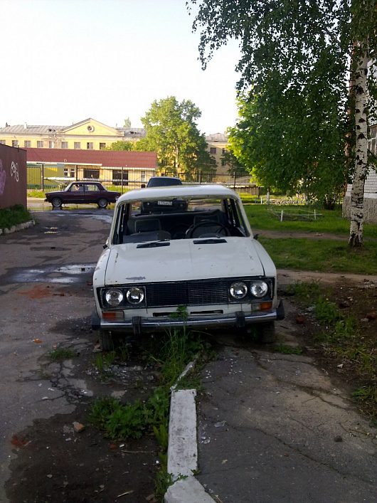 Вологда. "Подснежники" или бесхозные машины | спереди