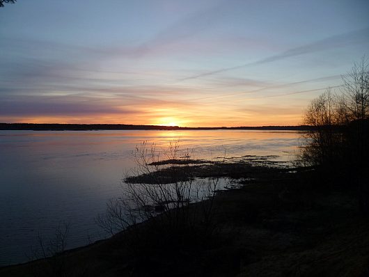 Фотография | рыбинское водохранилище 28.04.2011г. в районе лагерей Янтарь, Лесная сказка