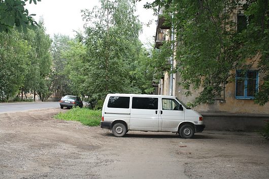 Шедевры парковки | ул.Некрасова Между Саммера и пл.Чайковского Номер [s]мудака[/s] Транспортера - 333.