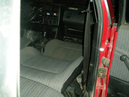 qraf - Volkswagen Passat B3 1991г.в.(1,8 90 коней) | места в старичке завались,сам могу поспать,сложив переднее сидение при росте 192