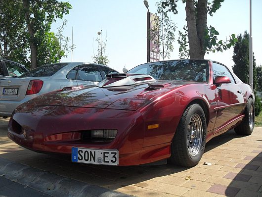 Дорожные зарисовки | Личное фото из Хорватии Pontiac Firebird (по-моему 1990 года)