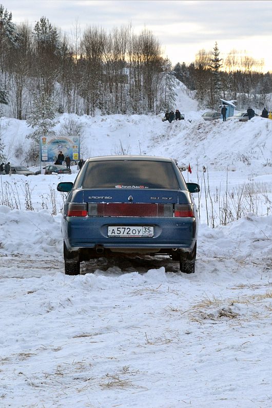 Перерыв между заездами. Чистка трассы Санниково | [неее а с другого нету с красивого ] так ты ж стоял лицом в карьер ))) поэтому только вид с зада.