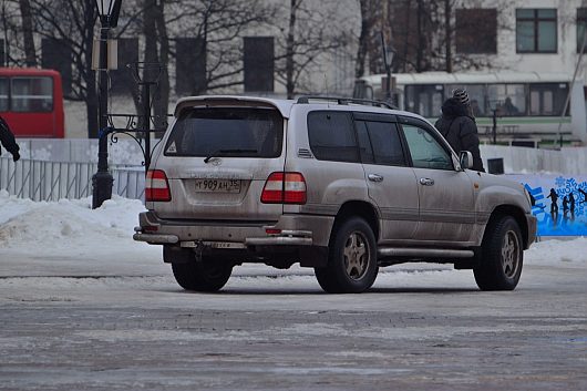 Шедевры парковки | У катка на кремлёвской площади