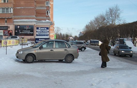 Шедевры парковки | на Калине больно далеко уехал, встал где пешеходы ходят