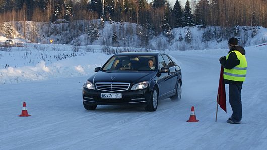 Перерыв между заездами. Чистка трассы Санниково | Автоспорт Вологодская область