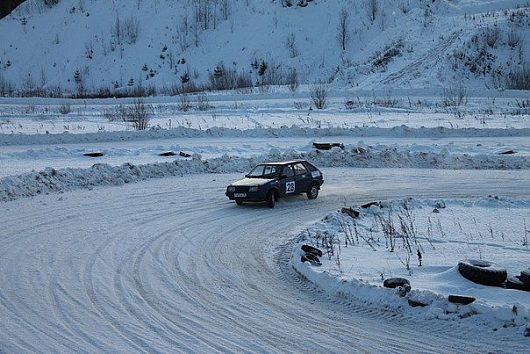 Перерыв между заездами. Чистка трассы Санниково | Автоспорт Вологодская область