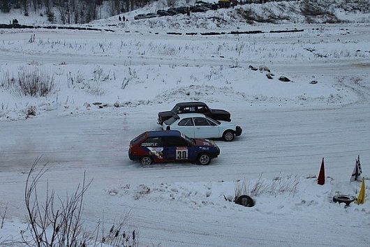 Перерыв между заездами. Чистка трассы Санниково | Автоспорт Вологодская область