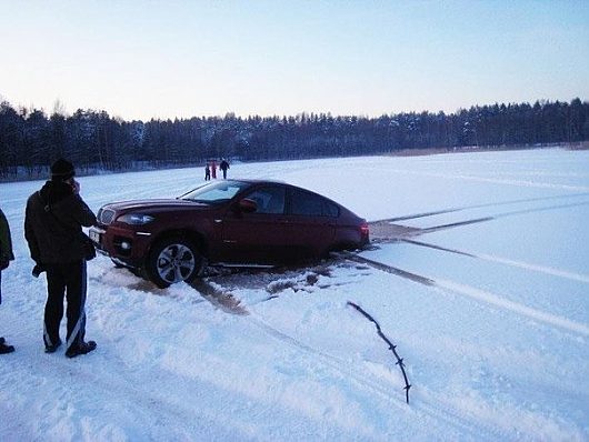 Уазик ушел под лед | с контакта фотка