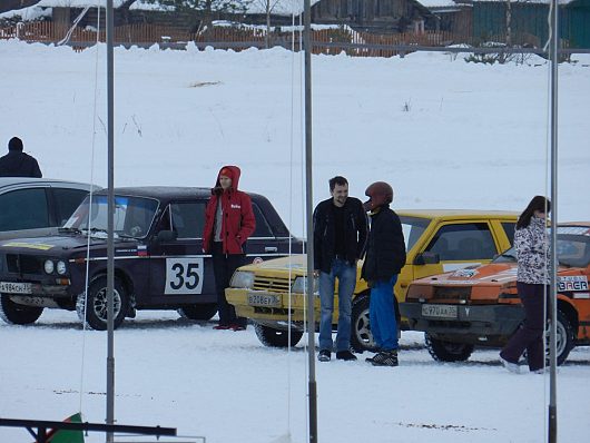 Автогонки на Празднике Коня. д.Еройфека Вологодского района 25 февраля 2012г | Поближе