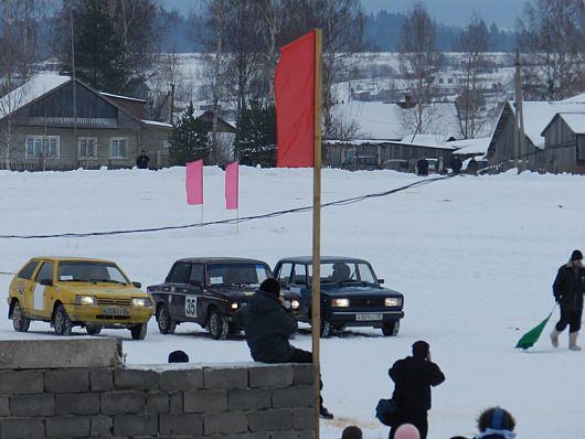 Автогонки на Празднике Коня. д.Еройфека Вологодского района 25 февраля 2012г | Первый старт