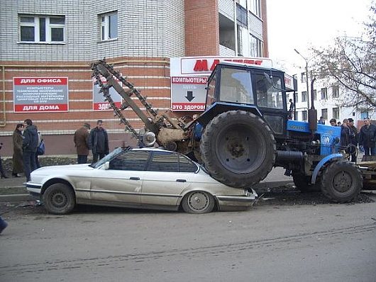 Не смотри на СТОПЫ, а смотри на ... | Это видимо тот же чувак wink Видать ему дали новый трактор - надо же опробовать 