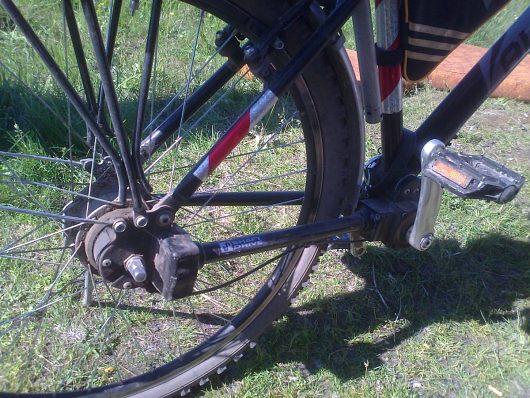 Велосипед с электроприводом |  спешиалити фо ю фоткнул карданный привод поближе.