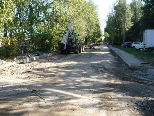 Вологда. Ремонт дворов и городских дорог. Сезон 2012 | Ремонт дворов и проездов в 1-м мкр ГПЗ фото от 03 августа в районе 13-го дома