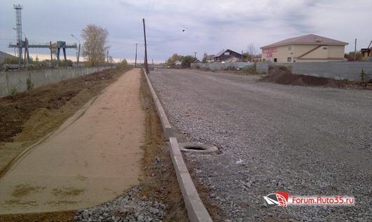 Улица Преображенского | Скоро здесь будет тротуар с велодорожкой.