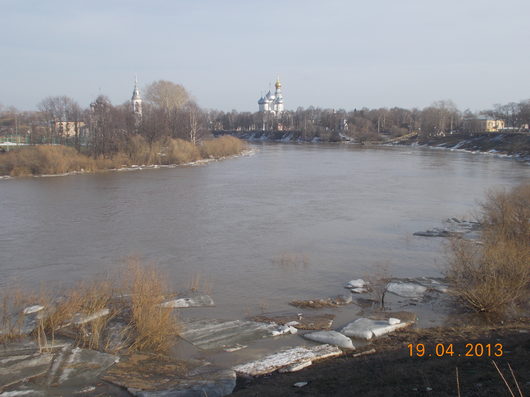 Катаклизмы природы 2013 в Вологодской области | А речка то очистилась буквально за день. разлилась Вчера с дочкой по берегу гуляли и увидели весеннюю такую картинку 