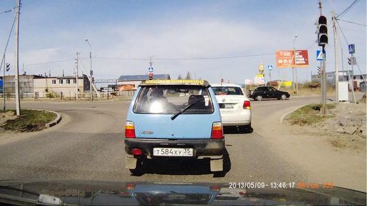 Не смотри на СТОПЫ, а смотри на ... | сегодня, когда на встречу ехал это чудо встретил (надпись на дефлекторе над задним стеклом)