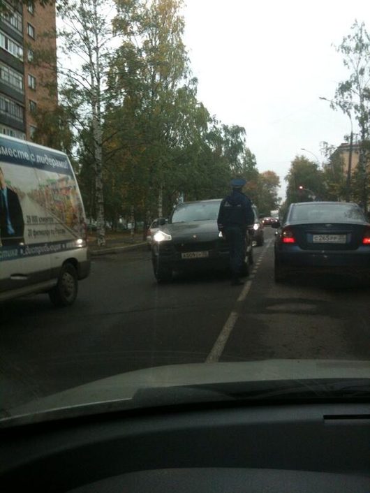 Вологда. Улицы с односторонним движением | 19 сентября 13 в 10 45 утра [Впервые мне обидно за наше ГИБДД Одностороннее Инспектор Кирпич Да всем по **] 