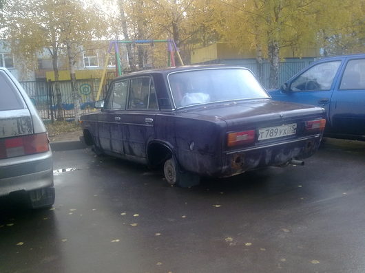 Вологда. "Подснежники" или бесхозные машины | Парковка