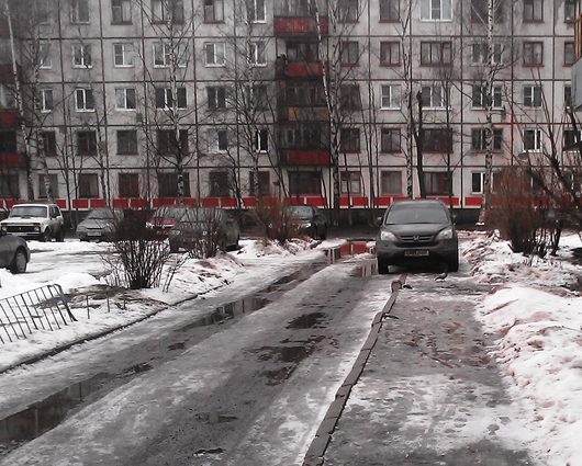 Шедевры парковки | слева куча свободных мест....обойдете пешики-ничего страшного...номер в909**