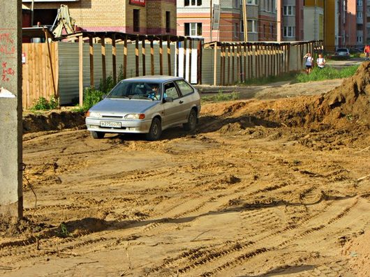 Дорога на ул. Карла Маркса - Фрязиновская | Некоторые нетерпеливые люди всё же пытаются проехать по ул Фрязиновской.