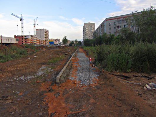 Дорога на ул. Карла Маркса - Фрязиновская | ул Карла Маркса, 25 июля 2014 года, у дома №80 начали формировать второй тротуар, более узкий.