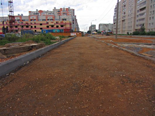 Дорога на ул. Карла Маркса - Фрязиновская | ул Фрязиновская, 25 июля 2014 года, на тротуаре по нечётной стороне насыпали слой песка.