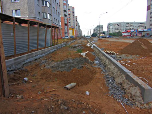 Дорога на ул. Карла Маркса - Фрязиновская | ул Фрязиновская, 25 июля 2014 года, идёт формирование тротуара и возле дома №27