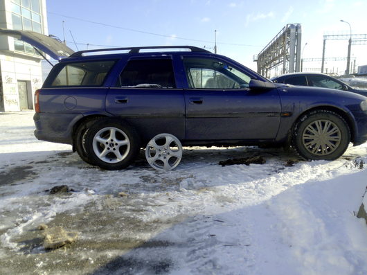 Фото наших автомобилей | Какое литьё интереснее Левый - вверх, правый - вниз.